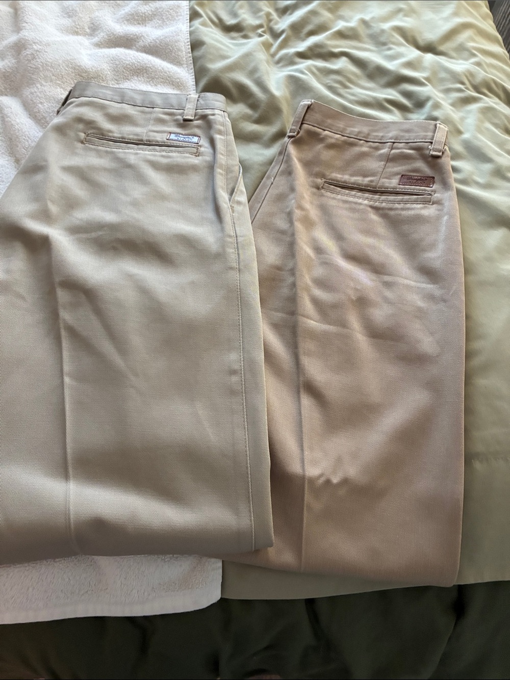 Men's Classic Chino Pants - Beige / Khaki two pairs wrangler riatas 31x32